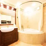 Villa Secluded Escape Hilltop With Hot-tub - Two Bedroom With Hot-tub