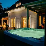 Secluded Escape Hilltop With Hot-tub - Two Bedroom With Hot-tub