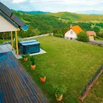 Secluded Escape Hilltop With Hot-tub - Two Bedroom With Hot-tub * Drusce