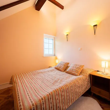 Secluded Escape Hilltop With Hot-tub - Two Bedroom With Hot-tub