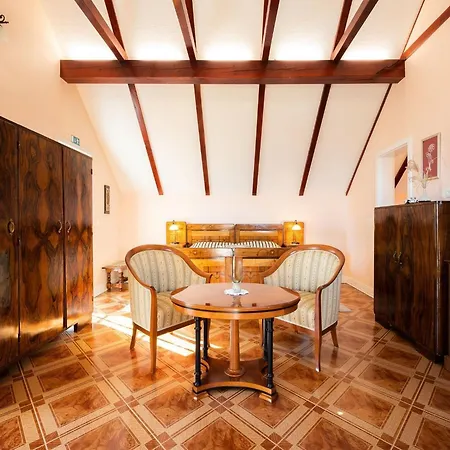 Secluded Escape Hilltop With Hot-tub - Two Bedroom With Hot-tub Villa