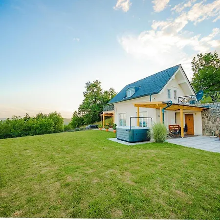 Secluded Escape Hilltop With Hot-tub - Two Bedroom With Hot-tub