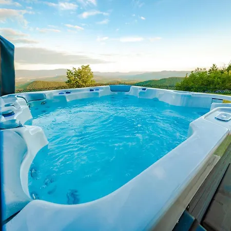Secluded Escape Hilltop With Hot-tub - Two Bedroom With Hot-tub