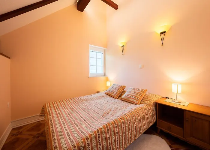 Secluded Escape Hilltop With Hot-tub - Two Bedroom With Hot-tub