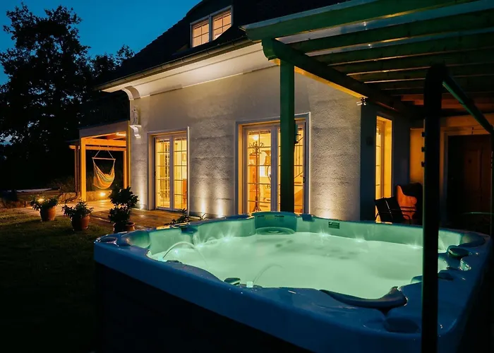 Secluded Escape Hilltop With Hot-tub - Two Bedroom With Hot-tub