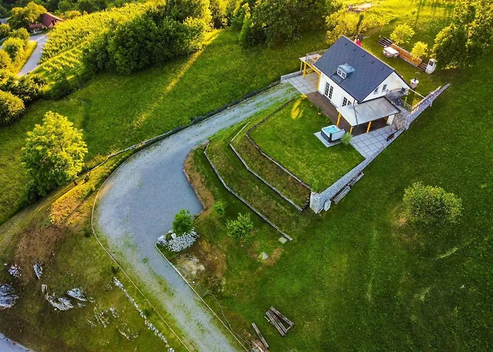 Secluded Escape Hilltop With Hot-tub - Two Bedroom With Hot-tub Villa